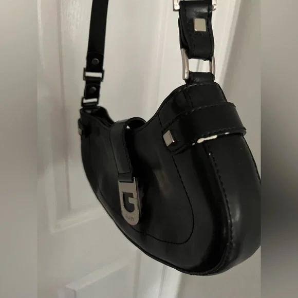 Black Guess Purse - Picture 7 of 8